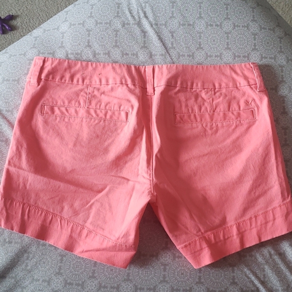 AE Shorts - Picture 4 of 7